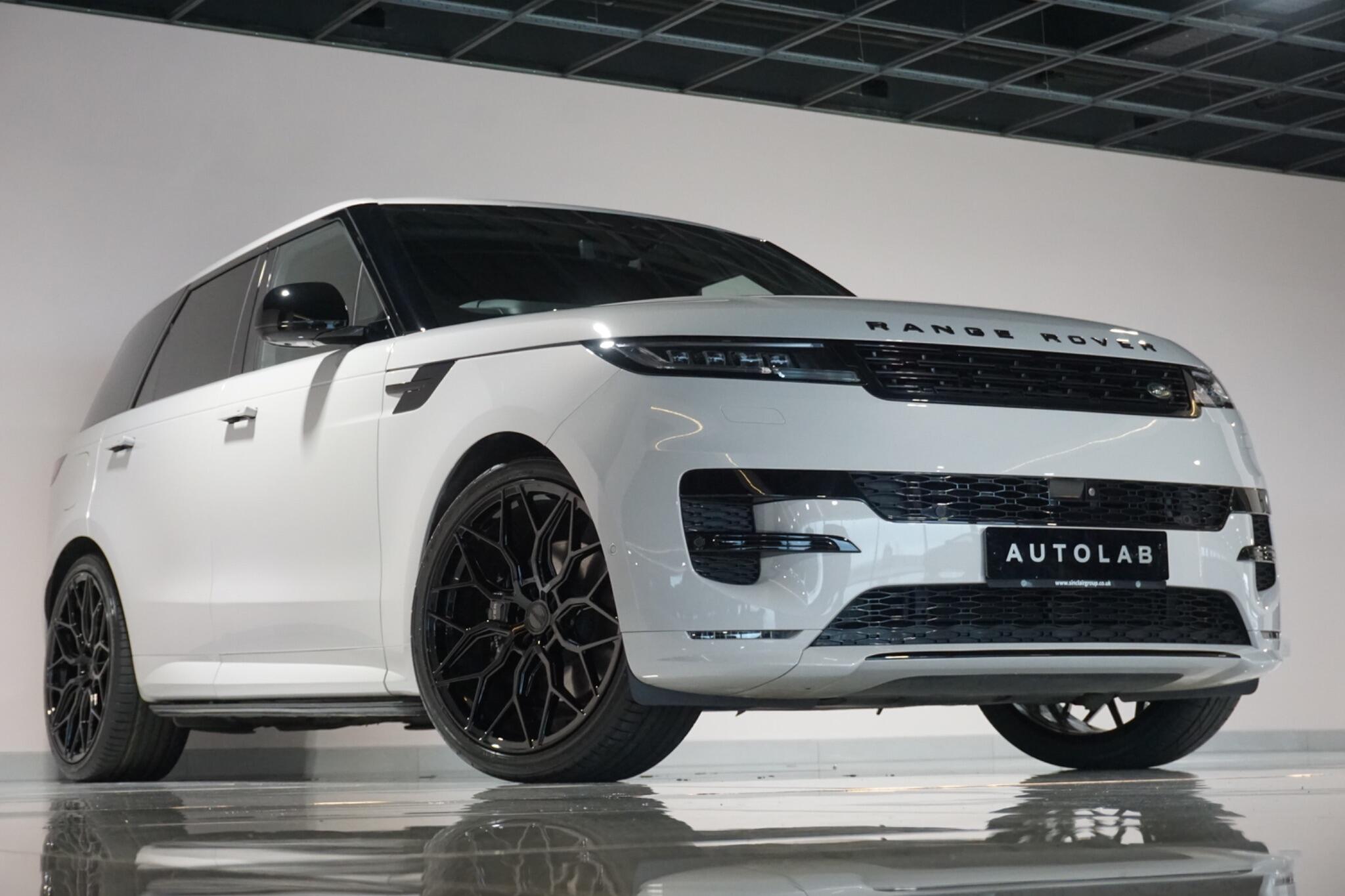 Land Rover Range Rover Sport 3.0 D300 MHEV Dynamic SE SUV 5dr Diesel Auto 4WD Euro 6 (s/s) (300 ps)